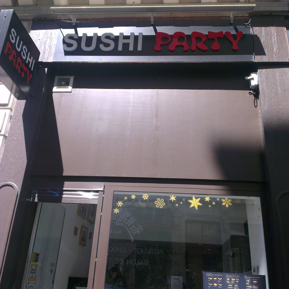 Sushi Party - Extérieur du bar. Si l'image ne s'affiche pas, essayez de naviguer sur Google Chrome, Safari ou Mozilla Firefox. Sinon, rafraîchissez la page.